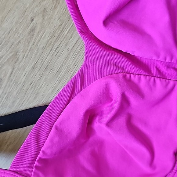 Lululemon Ta Ta Tamer Sports Bra - Picture 5 of 10